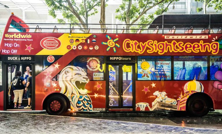 xe-bus-hop-on-hop-off-tai-singapore